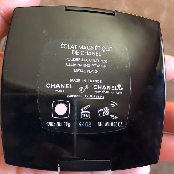 Chanel Eclat Magnetique De Chanel Highlighter Metal Peach EUC - Picture 10 of 10